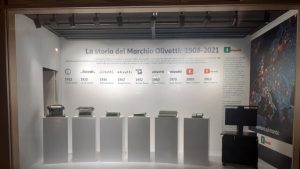 Mostra Olivetti, storia di innovazione, alla Rinascente di Torino